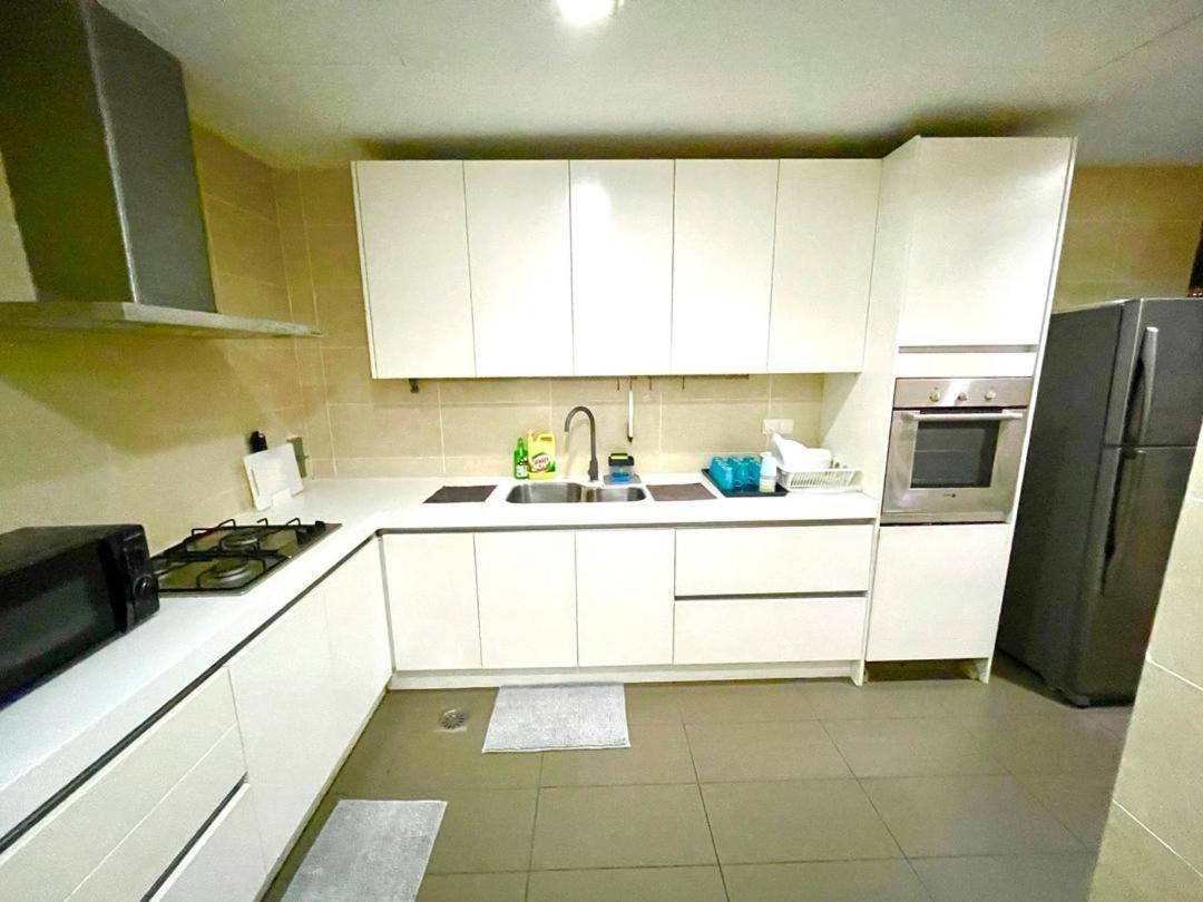 1 Min To Klcc Twin Tower Appartement Kuala Lumpur Buitenkant foto